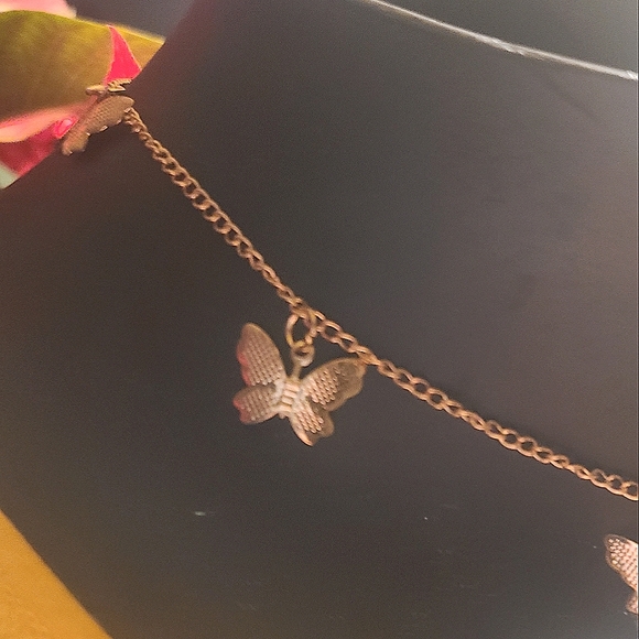 14 K GOLD DIPPED 12" BUTTERFLY NECKLACE - Picture 2 of 5